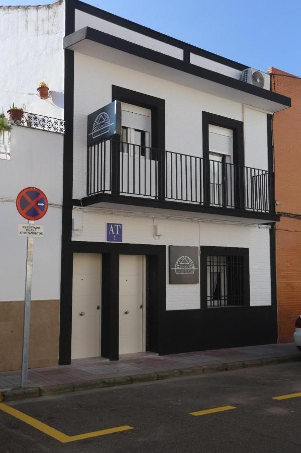 Ohana, Diseno Exclusivo Y Aparcamiento Gratuito A Pie De Calle Merida Exterior photo